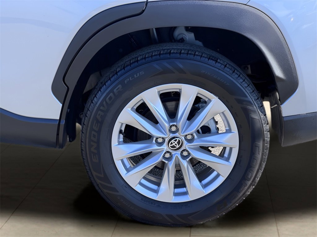 Used 2022 Toyota Corolla Cross LE image 37