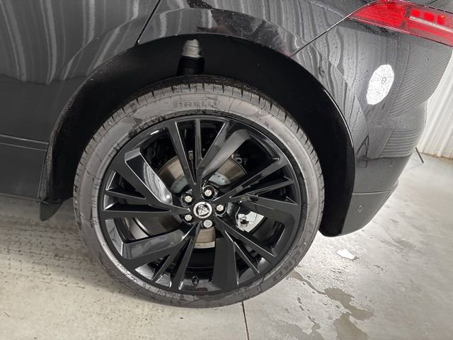 Used 2024 Jaguar I-PACE R-Dynamic HSE image 11