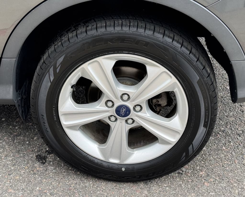 Used 2015 Ford Escape SE w/ Equipment Group 201A AWD/4WD image 12