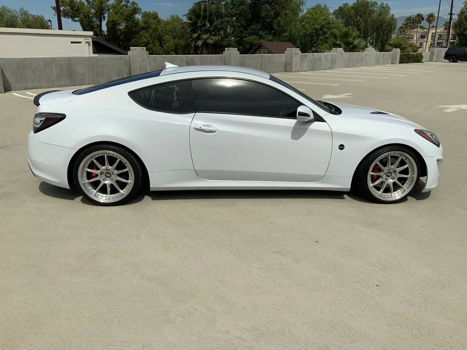 Used 2016 Hyundai Genesis Coupe 3.8 RWD image 16