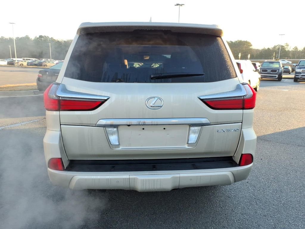 Used 2016 Lexus LX 570 4WD image 4