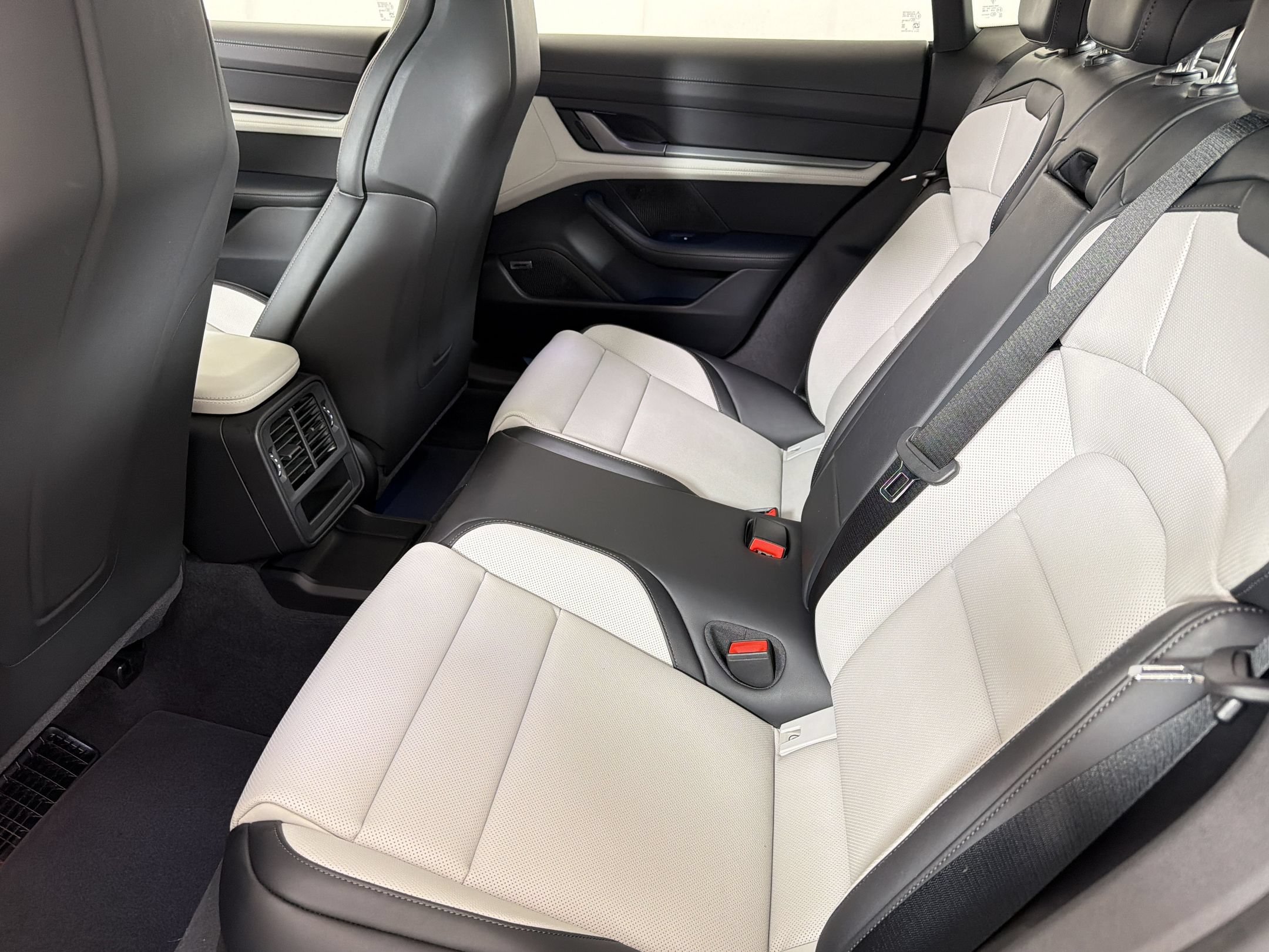 New 2026 Porsche Taycan AWD/4WD image 16