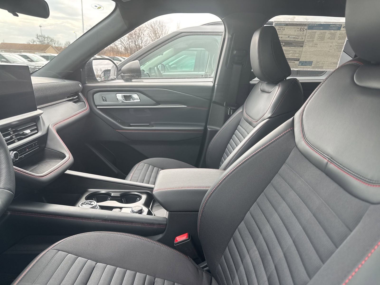 New 2026 Ford Explorer ST-Line w/ ST-Line Street Pack image 27