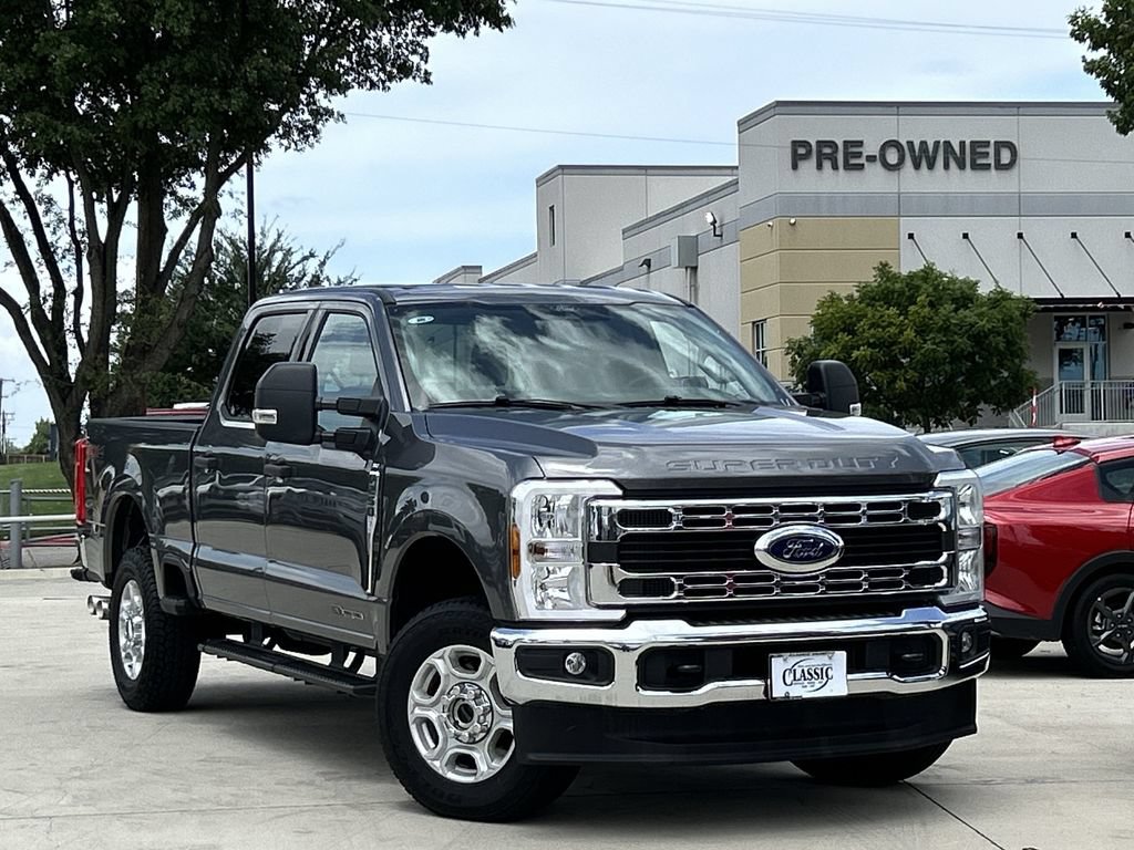 Used 2025 Ford F250 XLT w/ FX4 Off-Road Package AWD/4WD image 2