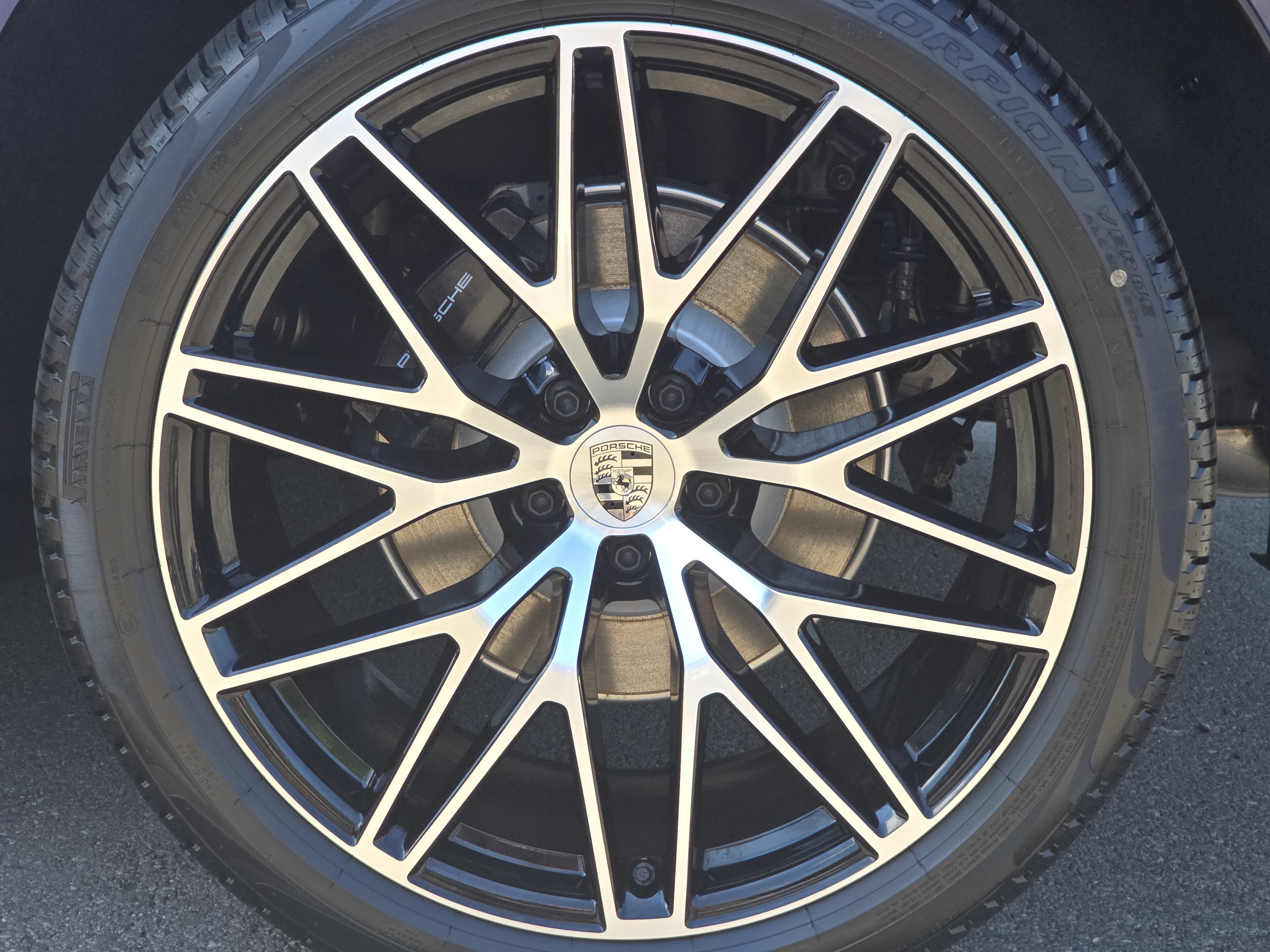 New 2026 Porsche Macan AWD/4WD image 17