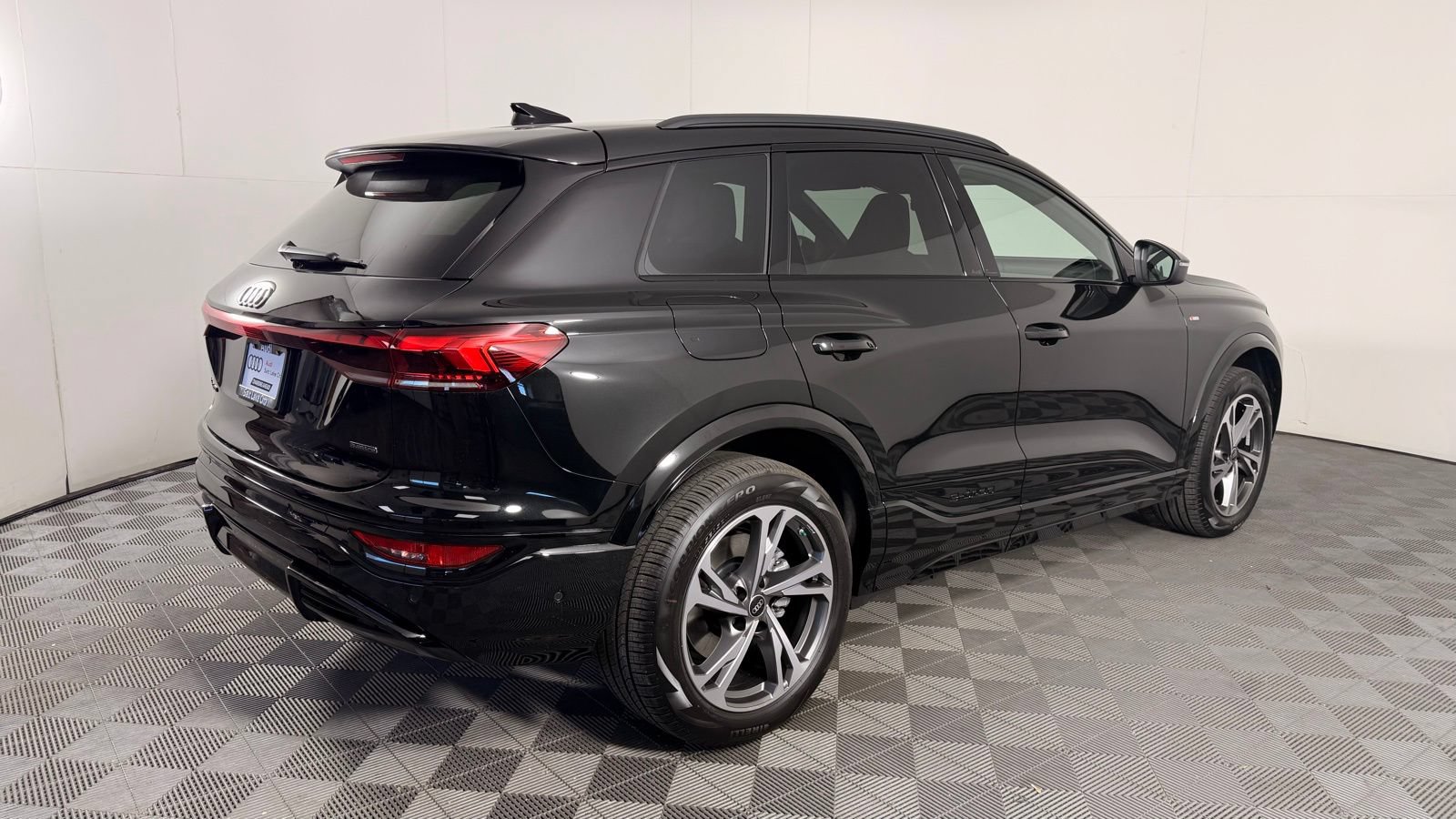 New 2027 Audi Q6 e-tron Premium Plus AWD/4WD image 10