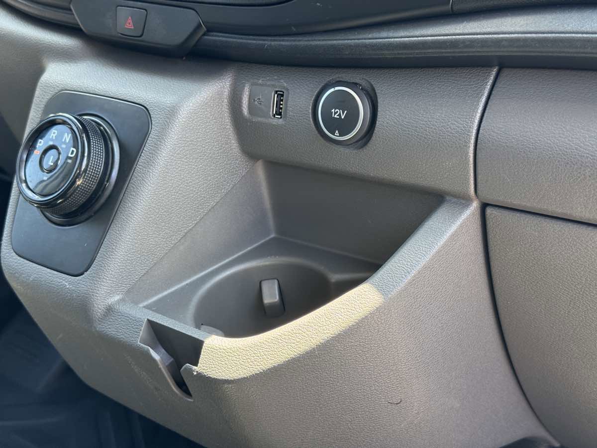 Used 2023 Ford E-Transit Medium Roof image 16