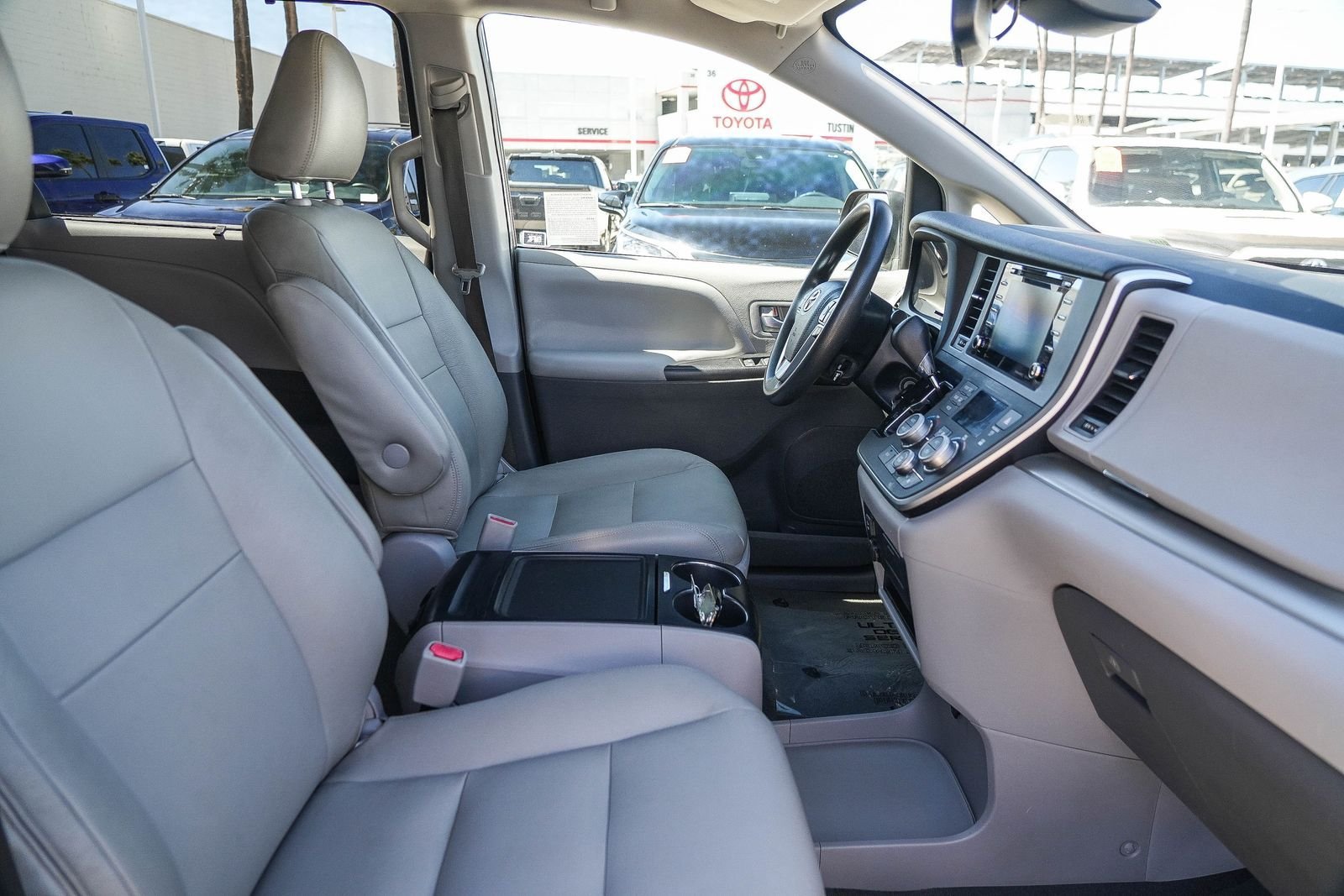 Certified 2020 Toyota Sienna LE w/ Carpet Mat Package FWD image 16