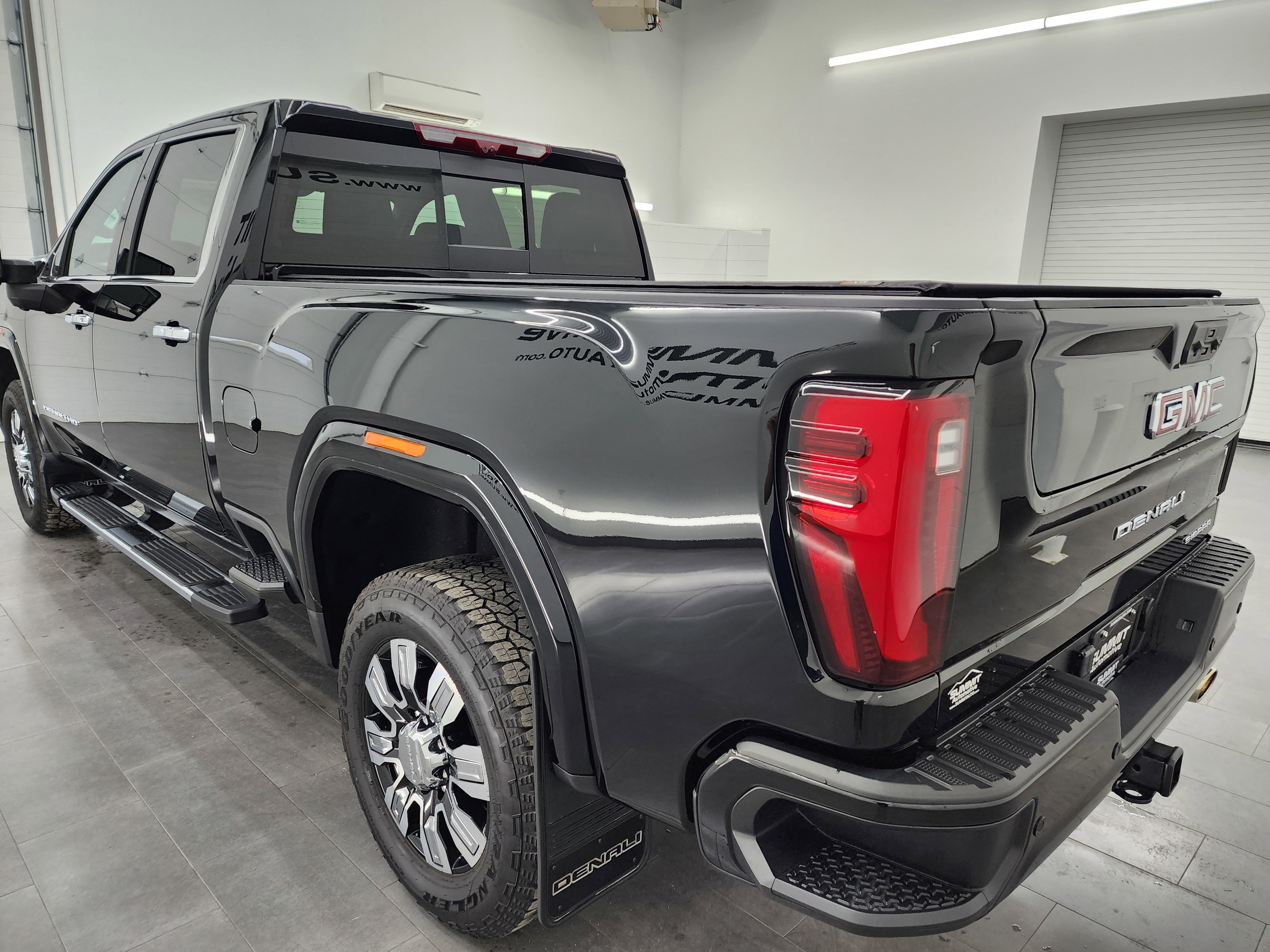 Used 2024 GMC Sierra 2500 Denali w/ Denali Reserve Package image 6
