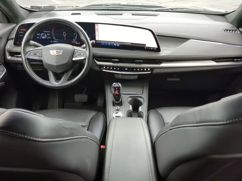 Used 2024 Cadillac XT4 Premium Luxury image 13