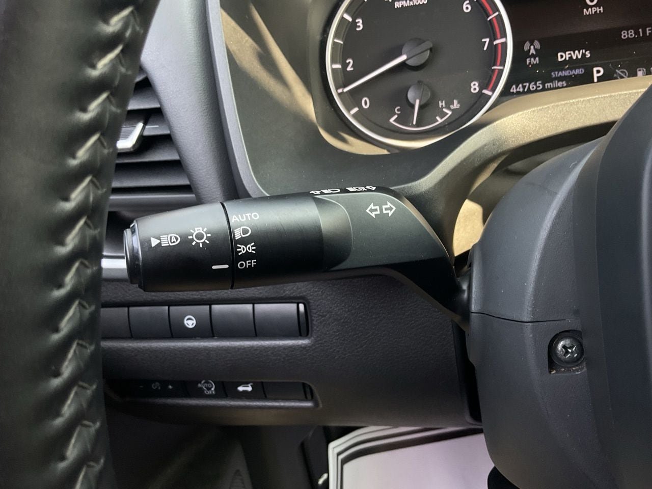 Used 2025 Nissan Rogue SV FWD image 34