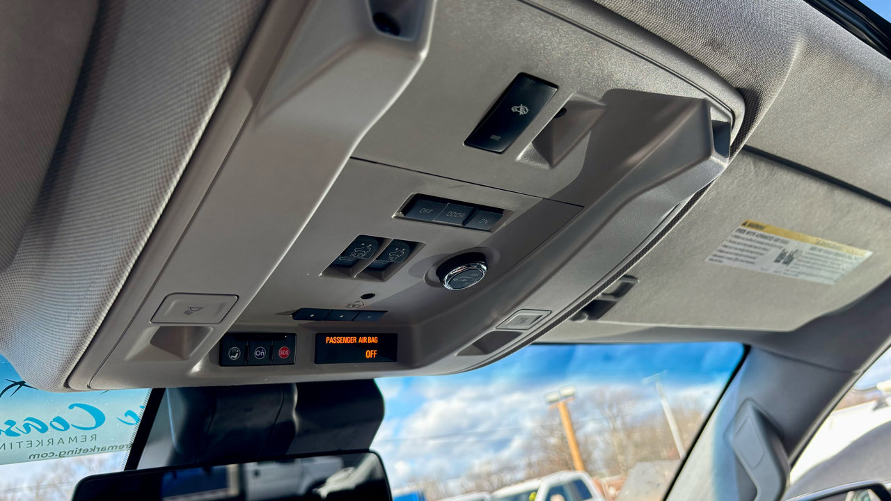 Used 2017 Cadillac Escalade Luxury image 30