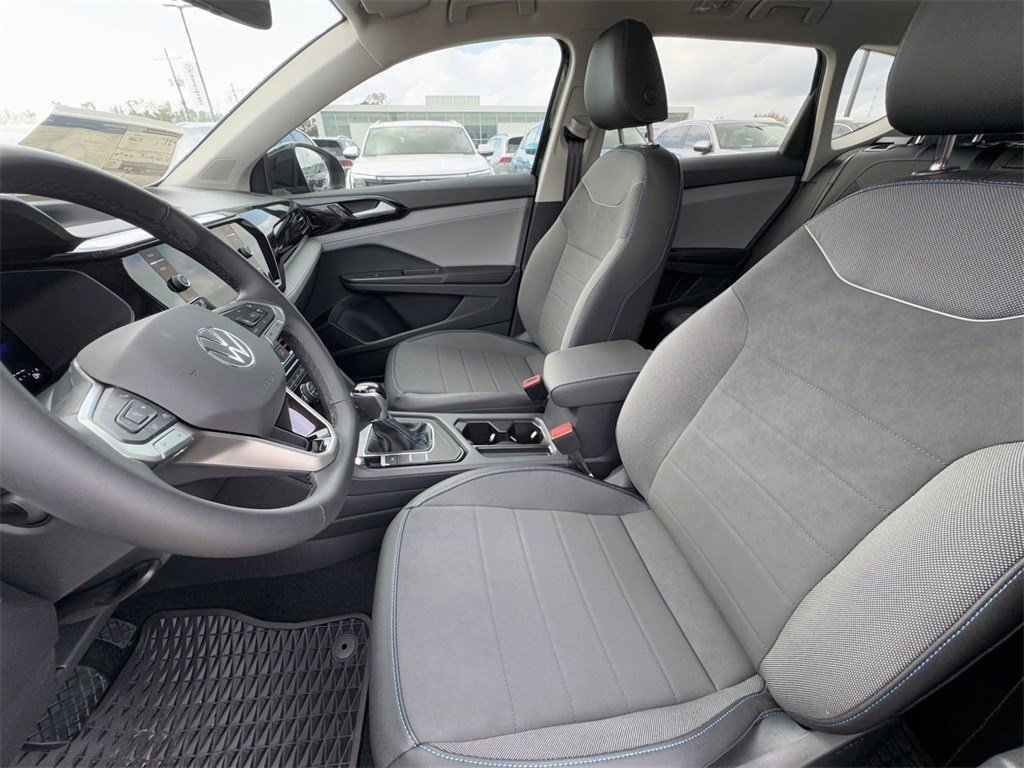 New 2024 Volkswagen Taos SE image 12