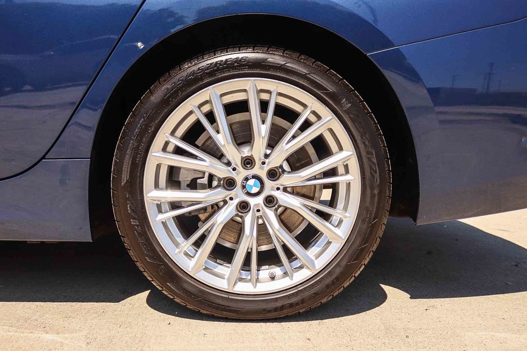 Used 2023 BMW 330i Sedan w/ Parking Assistance Package RWD image 12