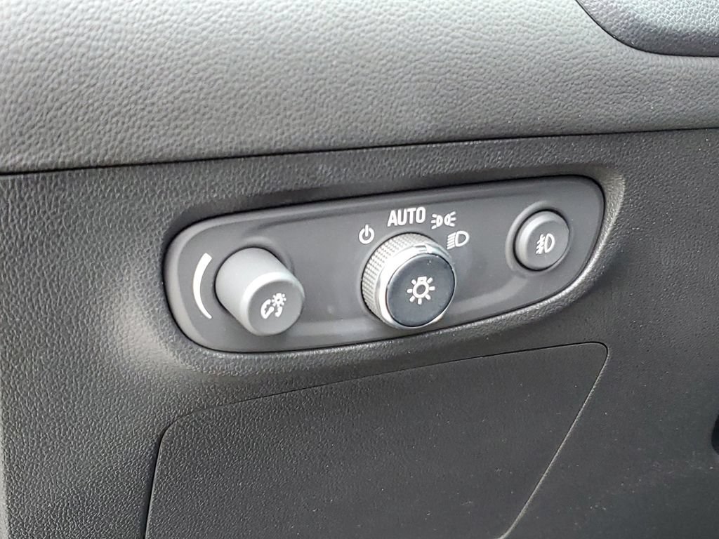 Used 2022 Buick Encore GX Preferred w/ Cold Weather Comfort Package AWD/4WD image 9