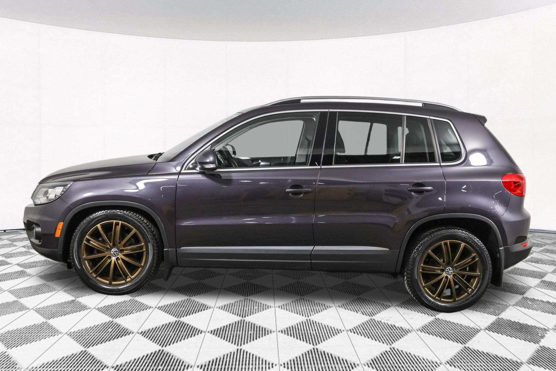 Used 2016 Volkswagen Tiguan SE image 19
