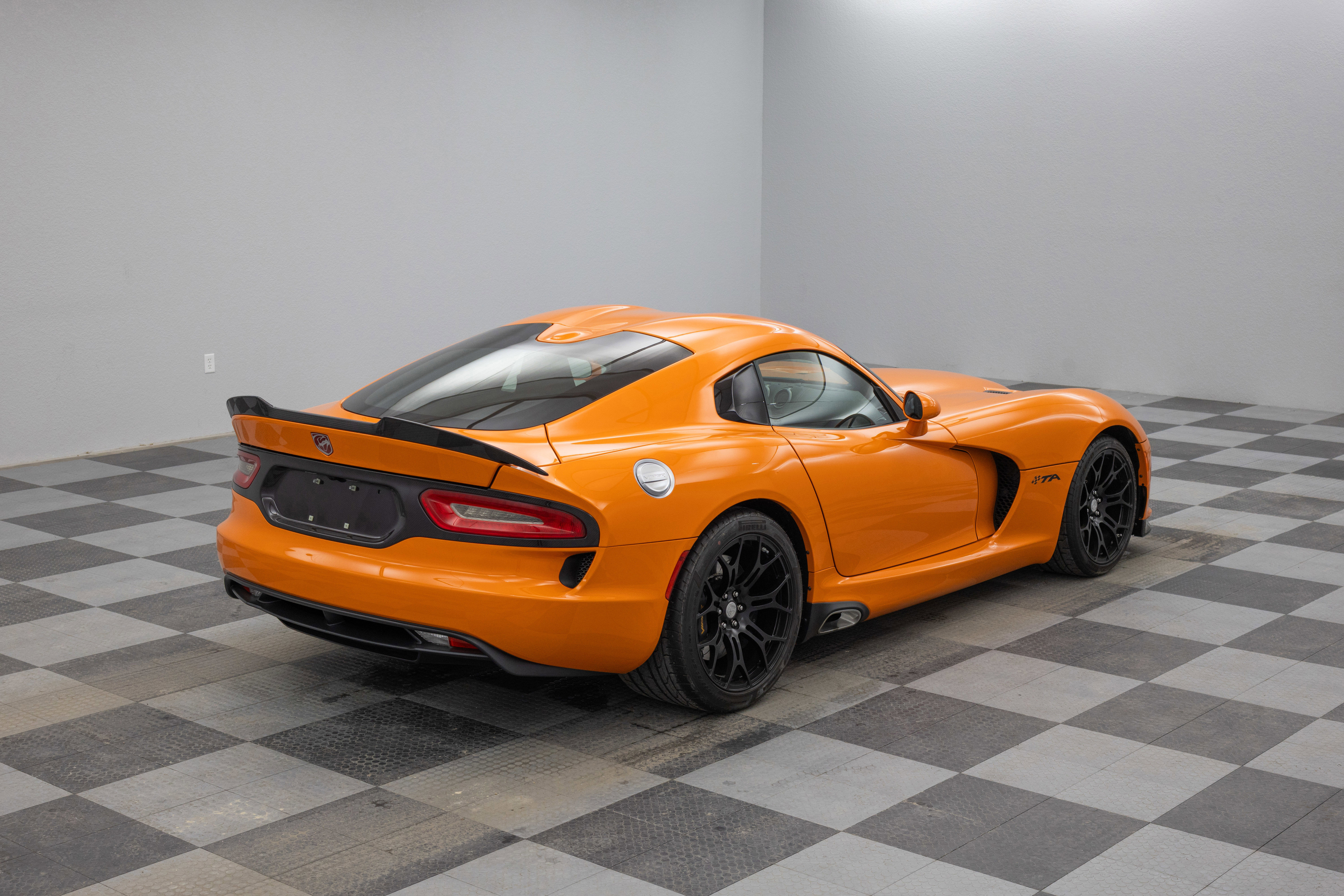 Used 2014 SRT Viper SRT-10 image 16