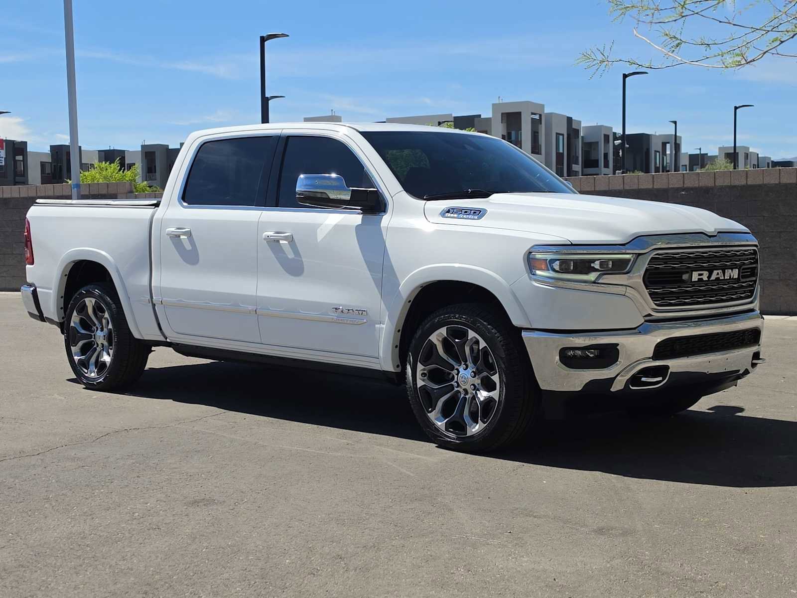 Used 2023 RAM 1500 Limited AWD/4WD image 2