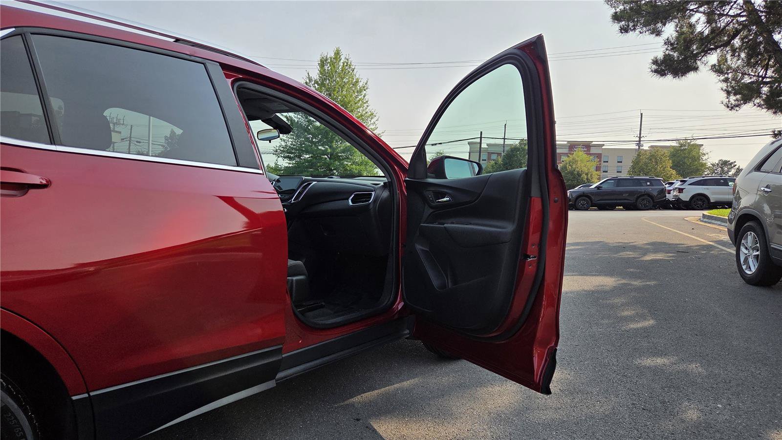 Used 2023 Chevrolet Equinox LT FWD image 31
