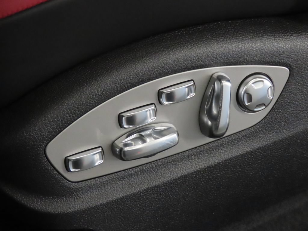 New 2026 Porsche Macan AWD/4WD image 41