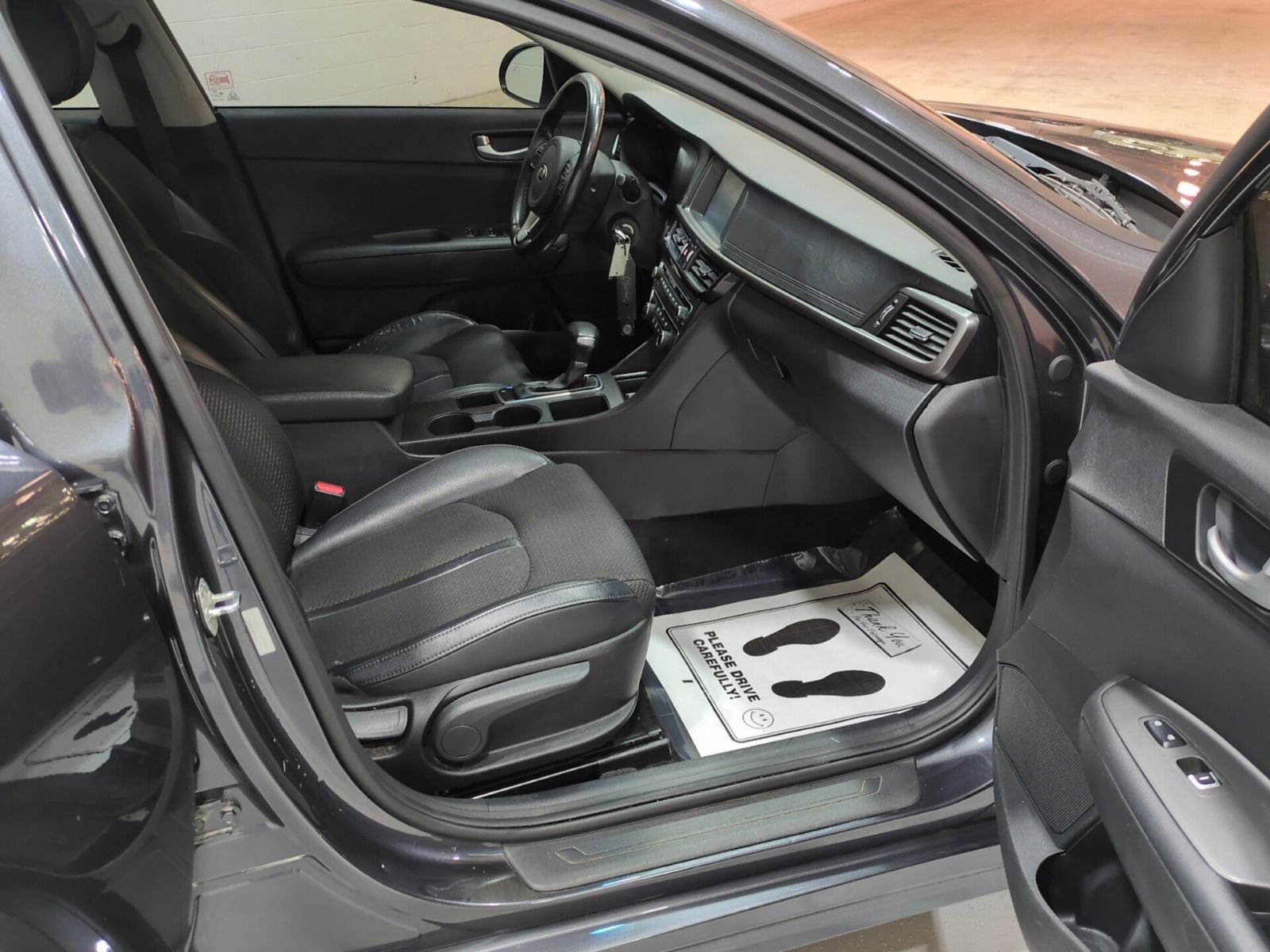 Used 2018 Kia Optima S FWD image 8