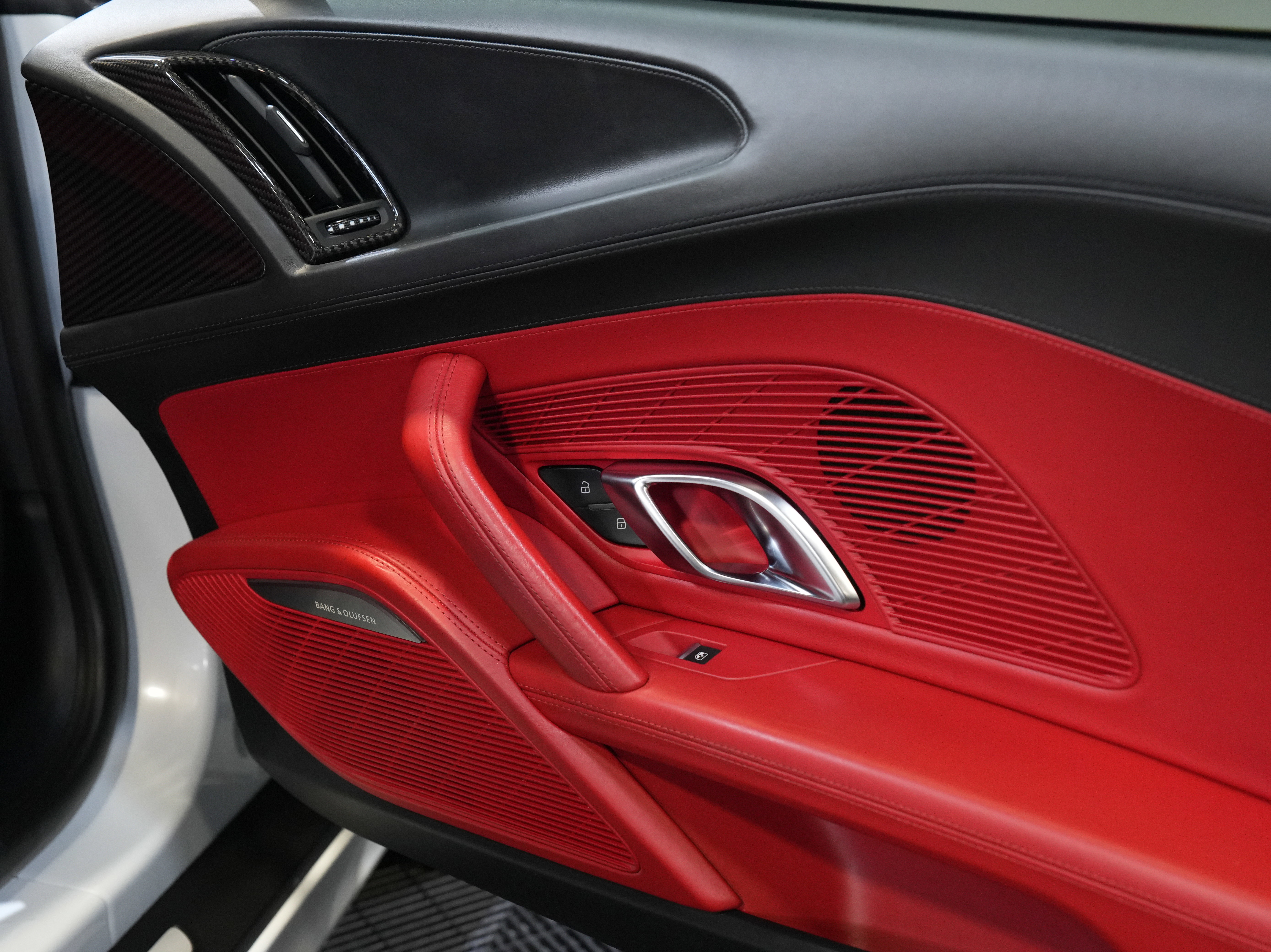 Used 2018 Audi R8 V10 plus image 26