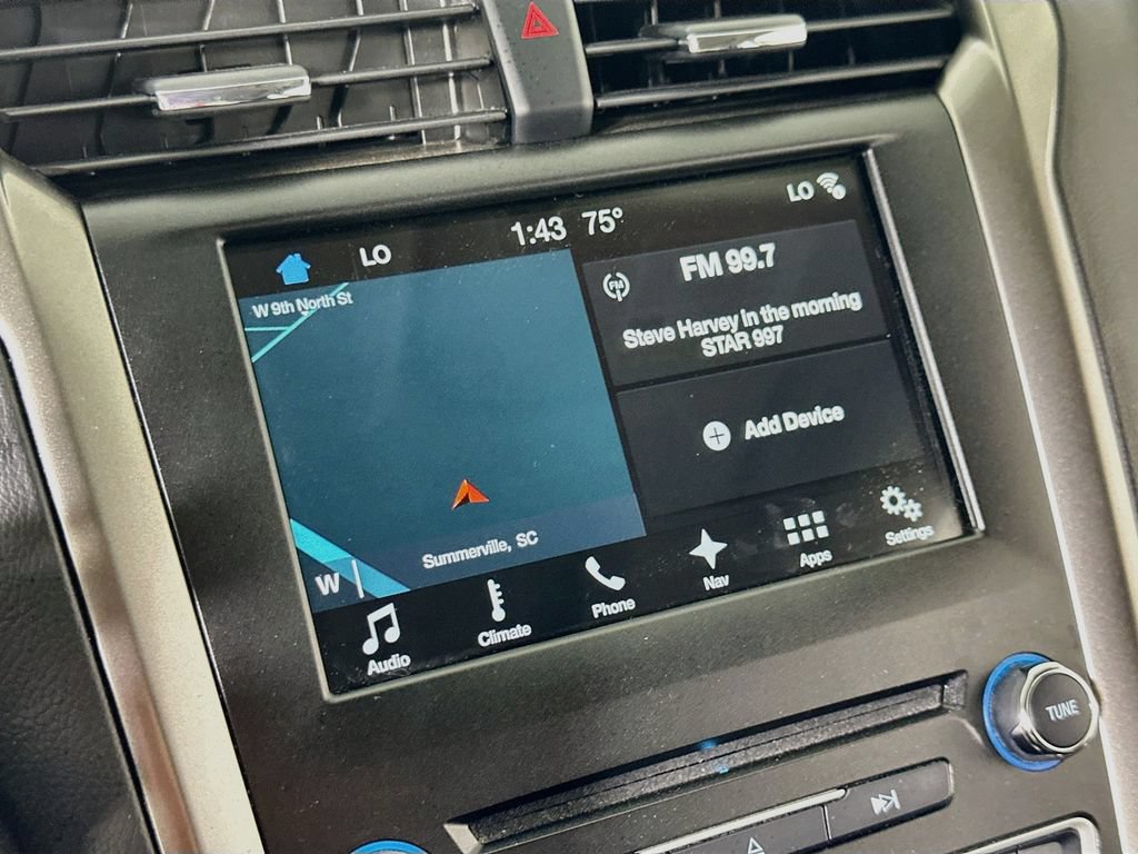 Used 2017 Ford Fusion SE w/ Fusion SE Technology Package FWD image 27