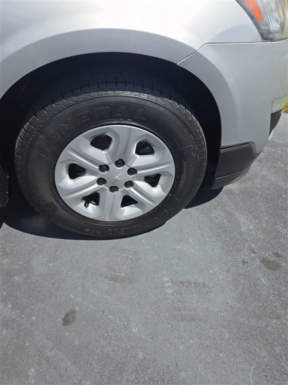 Used 2017 Chevrolet Traverse LS FWD image 26