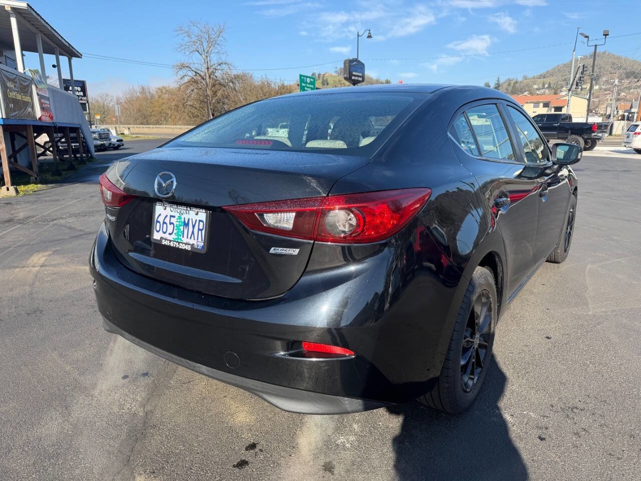 Used 2016 MAZDA MAZDA3 i Sport w/ Preferred Equipment Package image 19