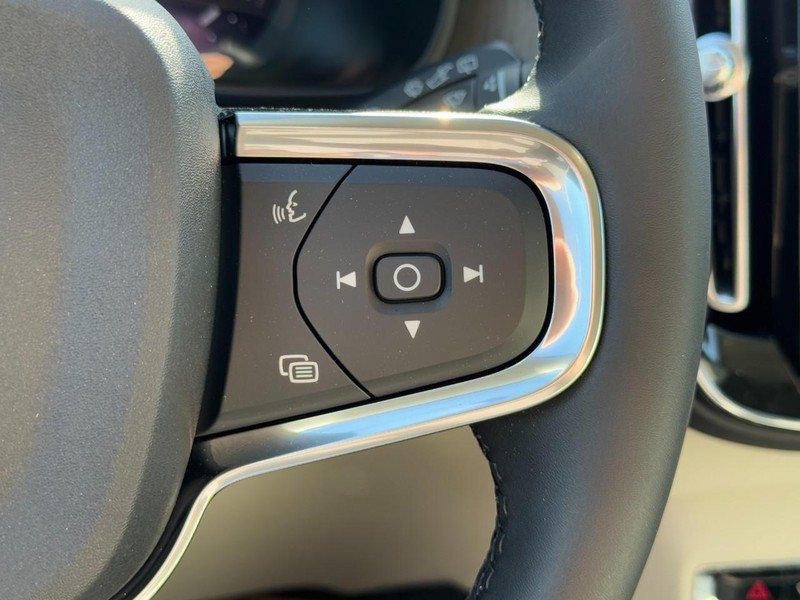 New 2026 Volvo XC40 B4 Plus w/ Climate Package FWD image 12