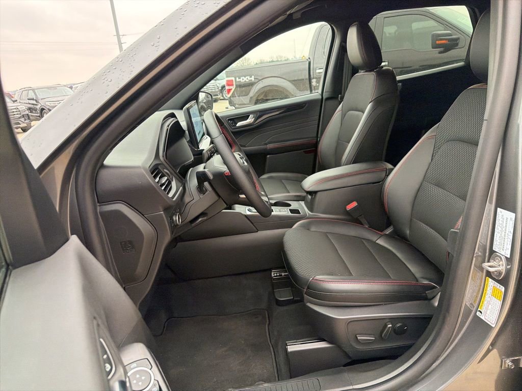 Used 2026 Ford Escape ST-Line w/ Tech Pack #1 image 11