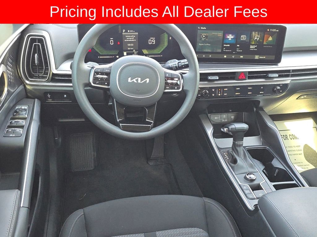 Certified 2025 Kia Sorento LX FWD image 11