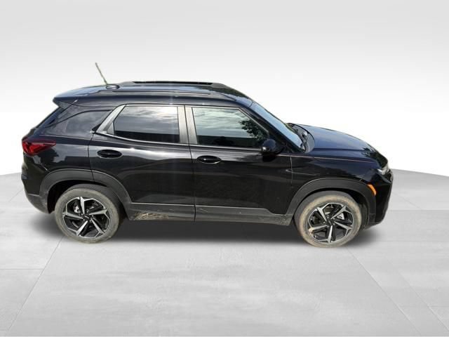 Used 2023 Chevrolet TrailBlazer RS w/ Convenience Package AWD/4WD image 2