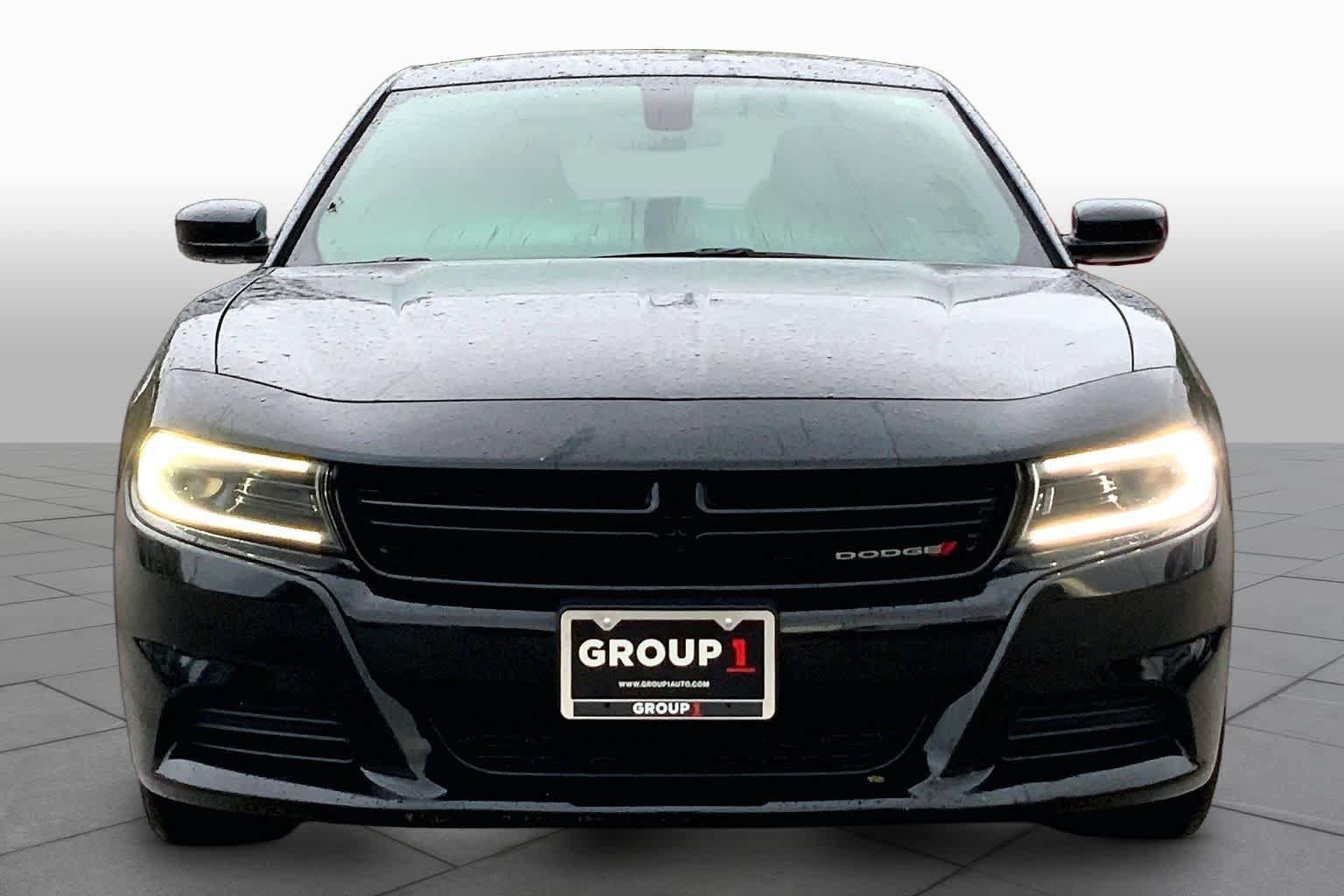 Used 2022 Dodge Charger SXT w/ Leather Interior Group RWD image 4