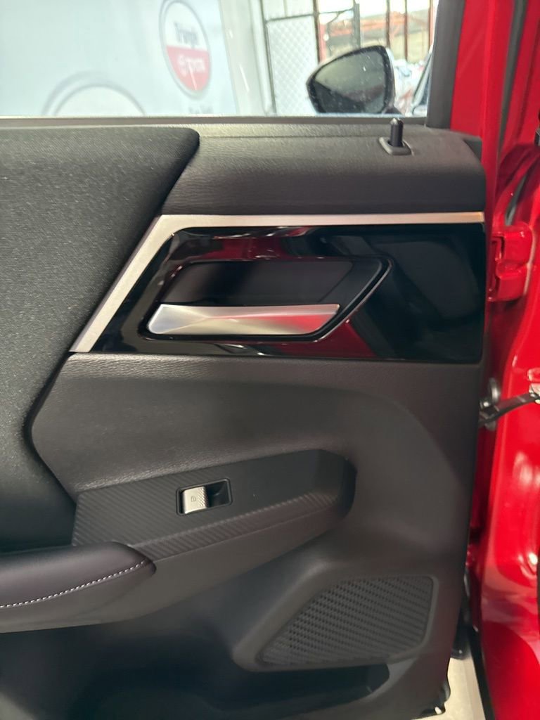 Used 2023 Mitsubishi Outlander ES image 23