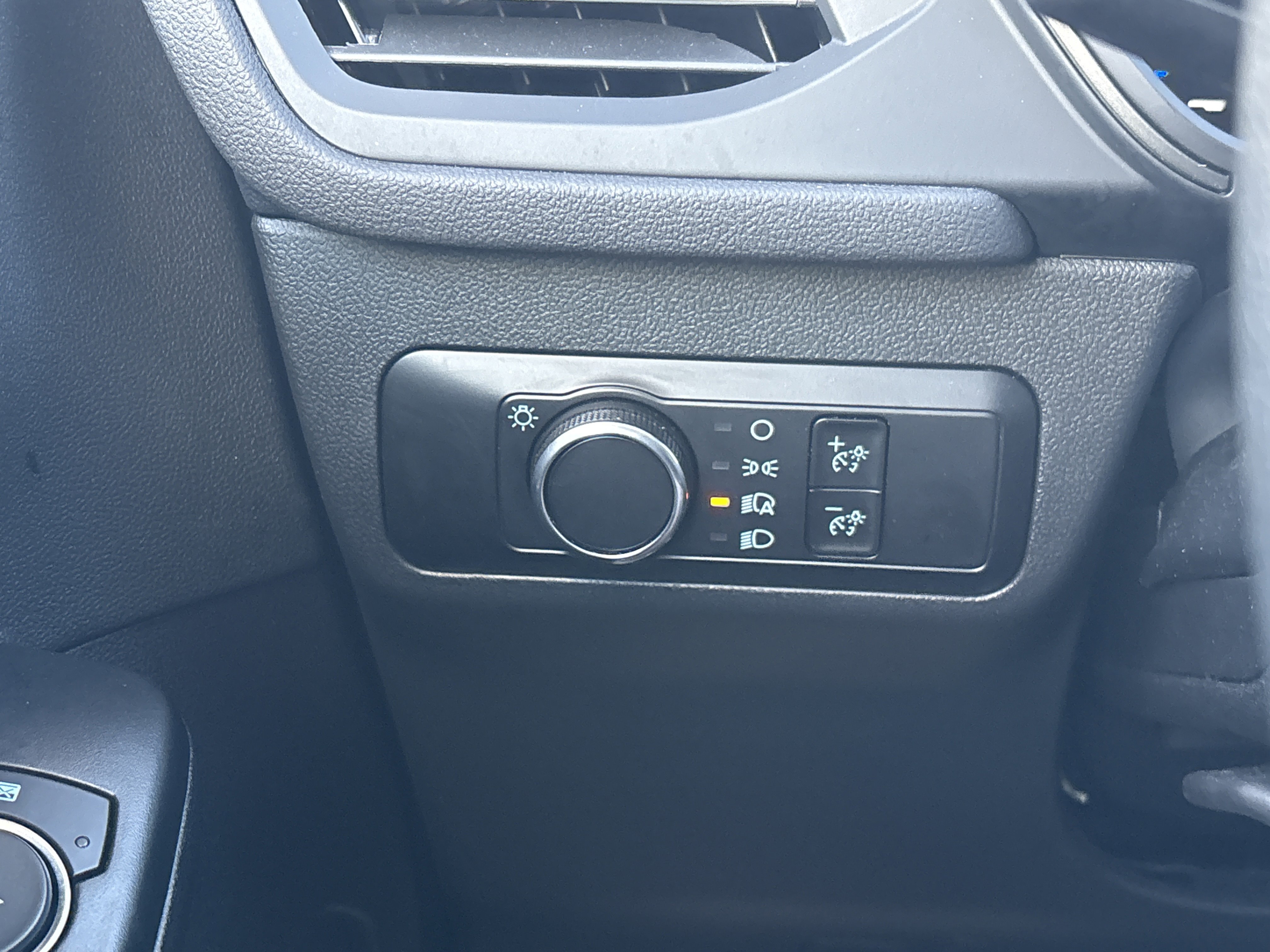 Used 2025 Ford Escape Active image 28