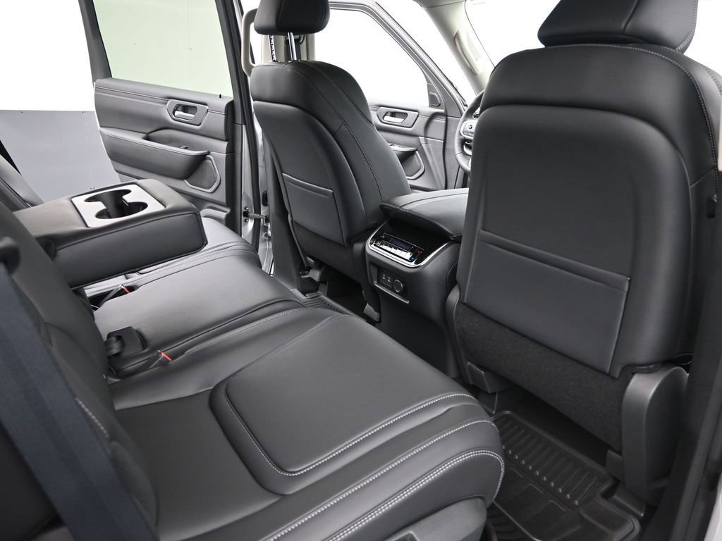 New 2026 Nissan Armada SV image 20