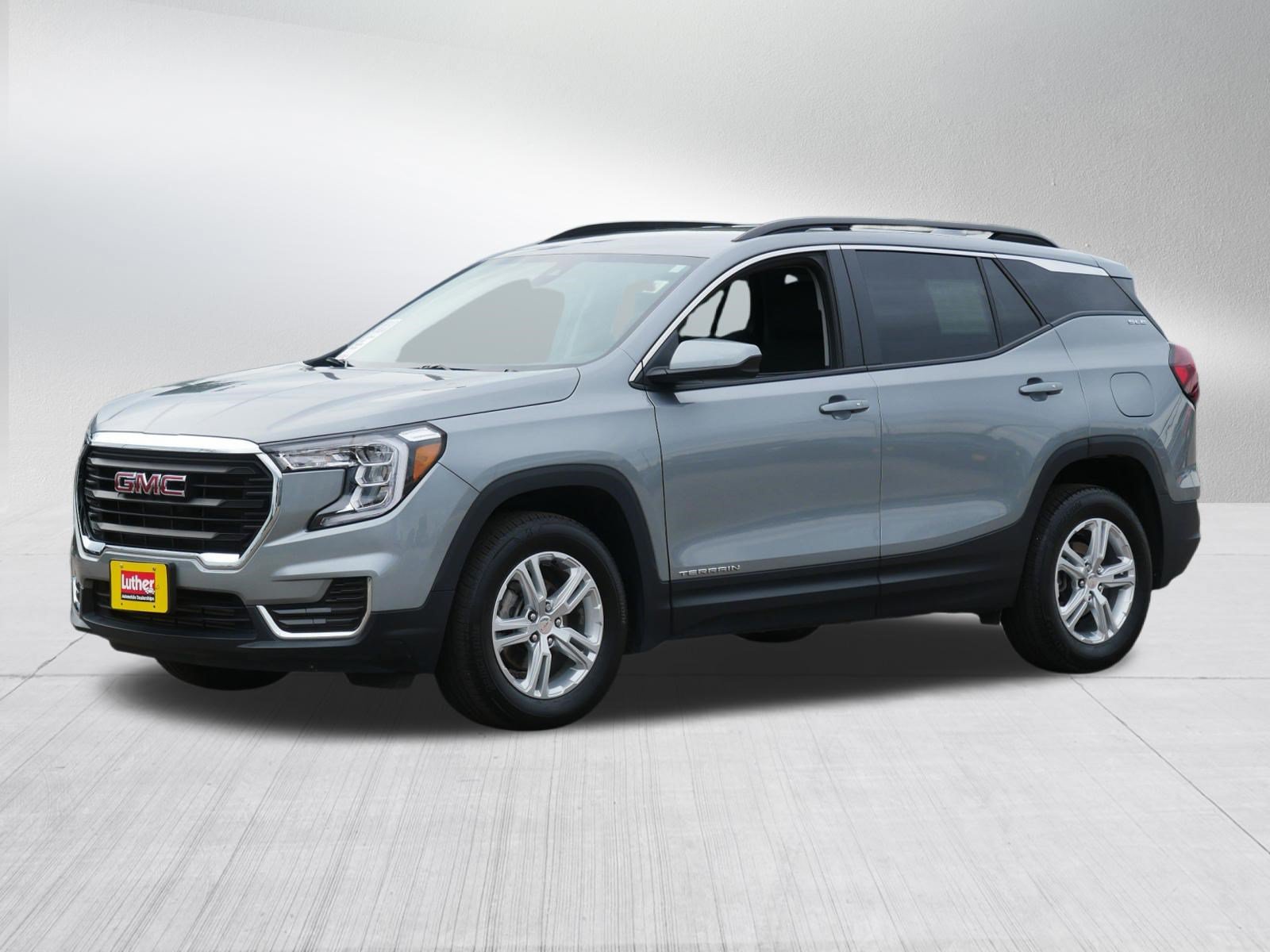 Used 2024 GMC Terrain SLE w/ Driver Convenience Package AWD/4WD image 3
