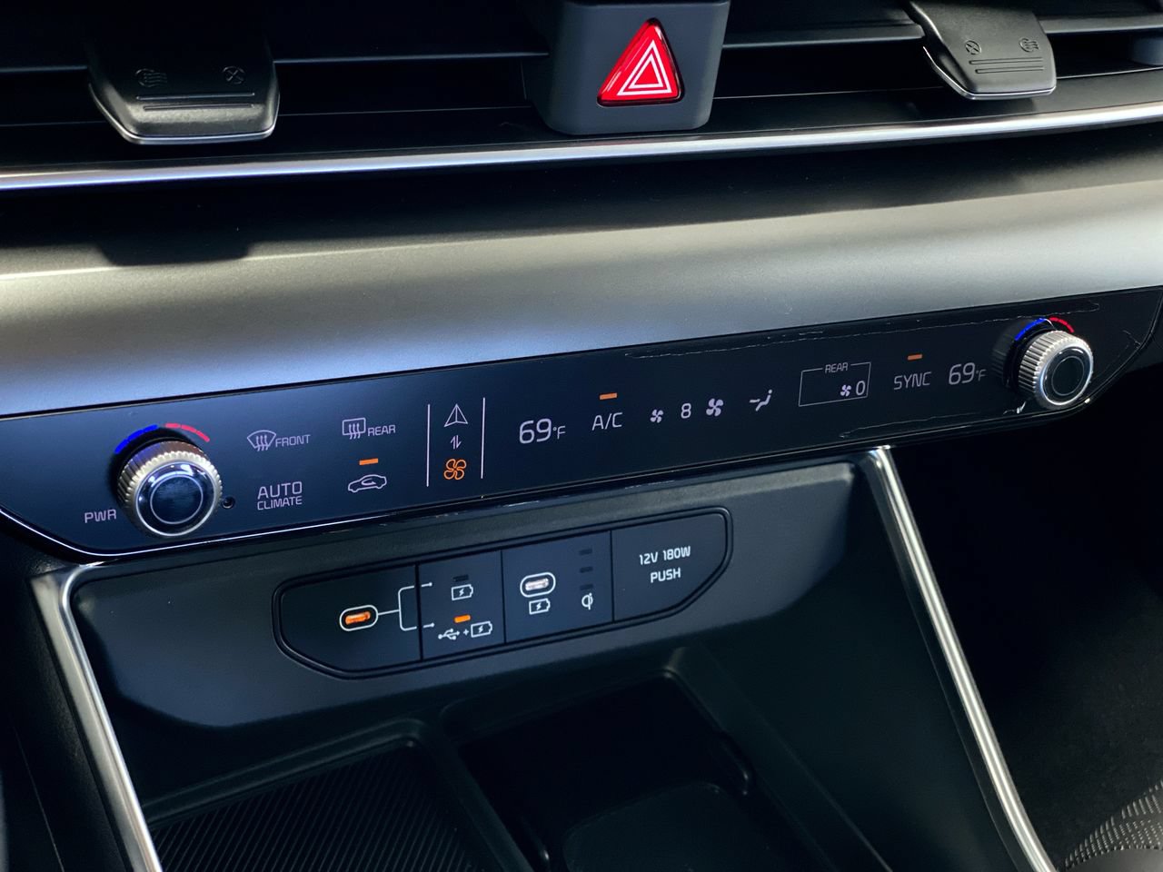 New 2027 Kia Carnival EX FWD image 23