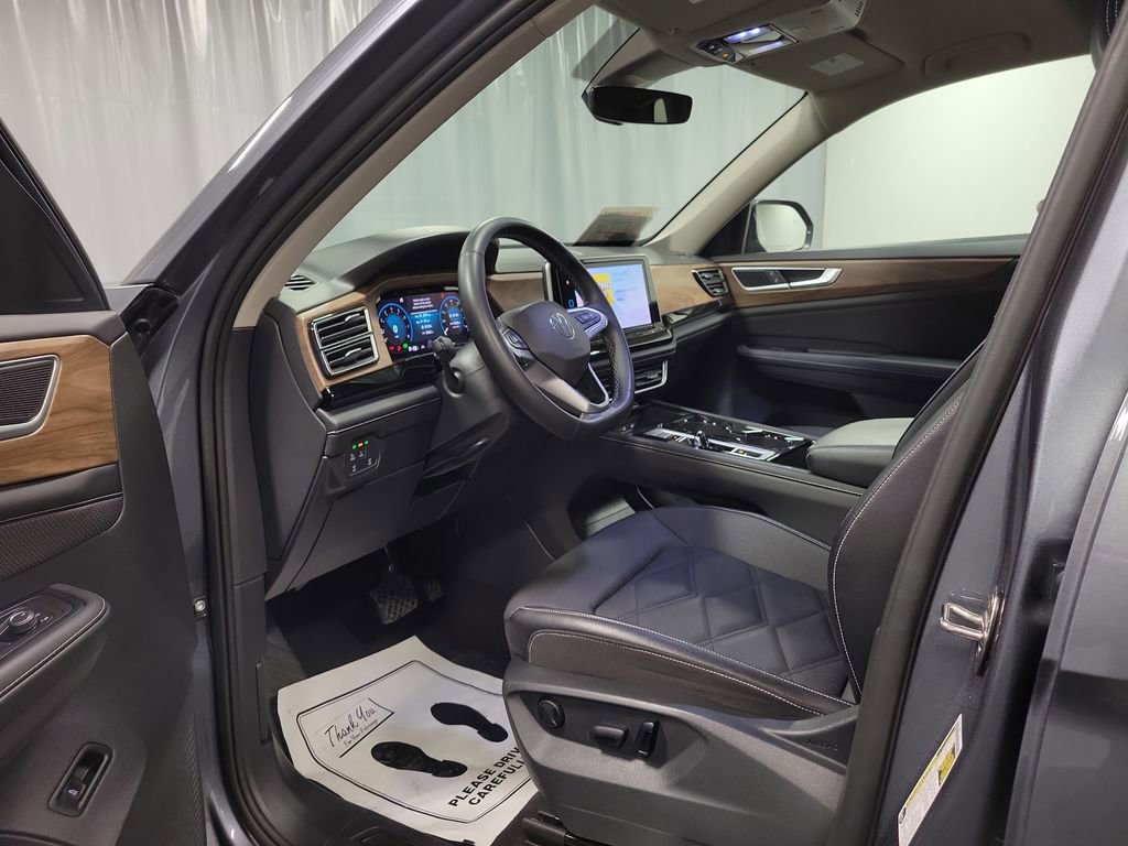 Used 2024 Volkswagen Atlas SE image 12