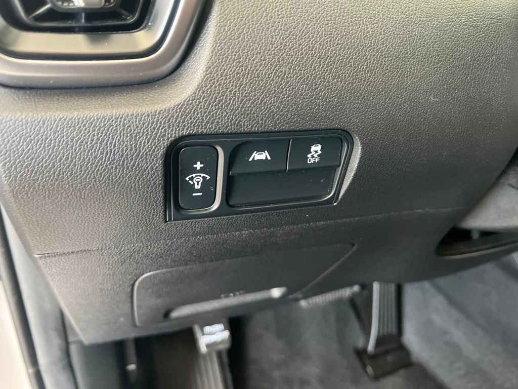 Certified 2022 Kia Sorento LX FWD image 44