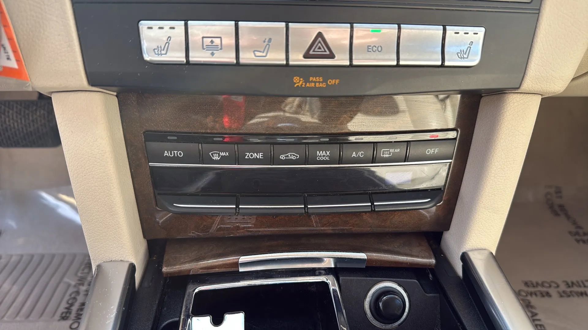 Used 2014 Mercedes-Benz E 350 4MATIC Sedan image 39