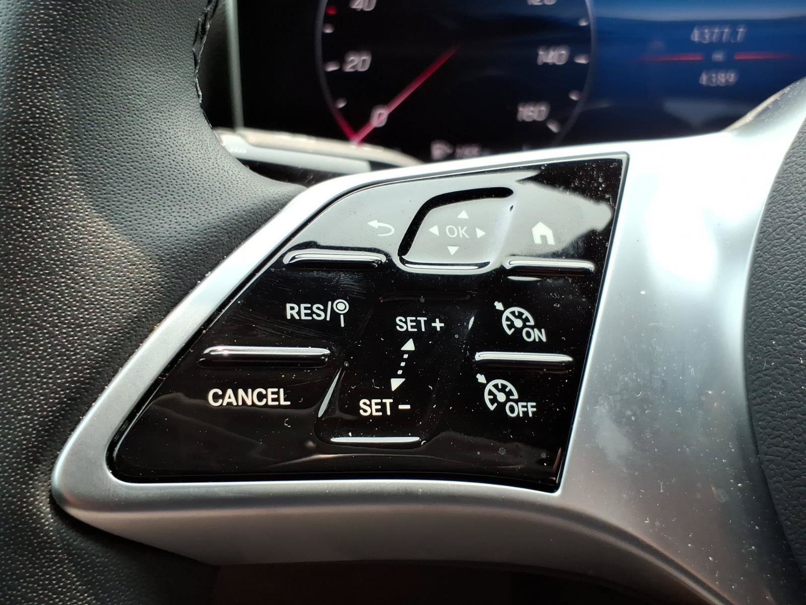 Used 2025 Mercedes-Benz C 300 4MATIC Sedan image 17