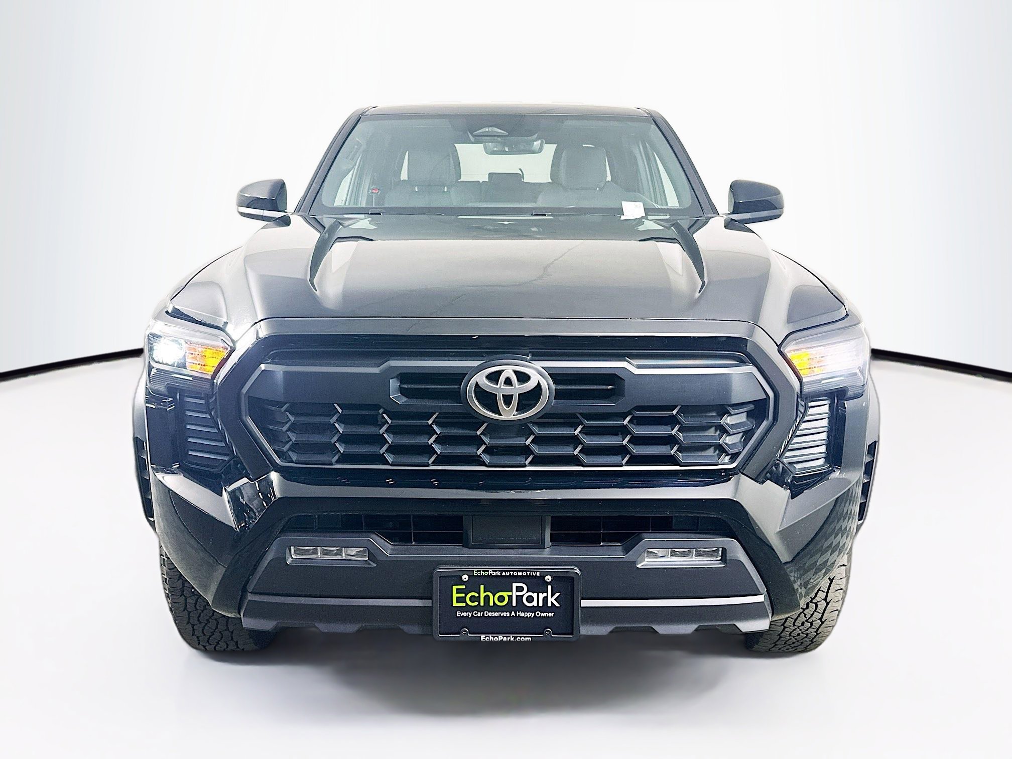 Used 2025 Toyota Tacoma TRD Off-Road image 2