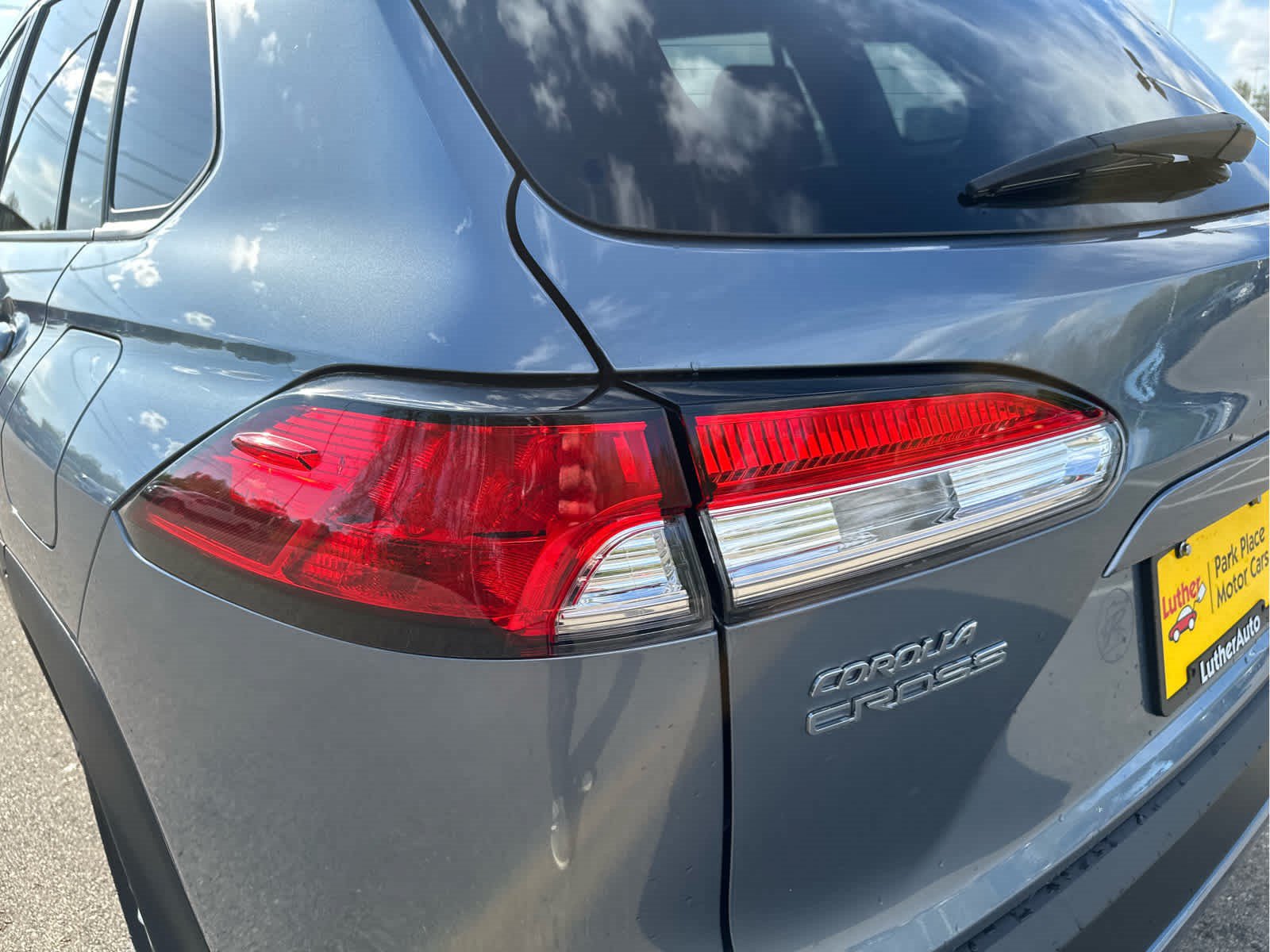 Used 2023 Toyota Corolla Cross LE AWD/4WD image 25