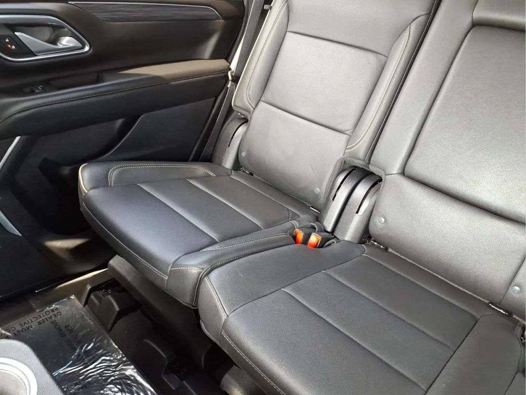 Used 2024 GMC Yukon SLT RWD image 17