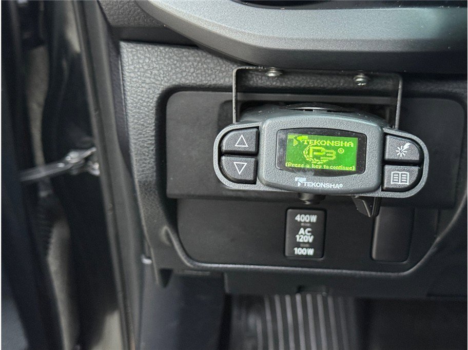 Used 2016 Toyota Tacoma TRD Sport w/ Towing Package AWD/4WD image 30