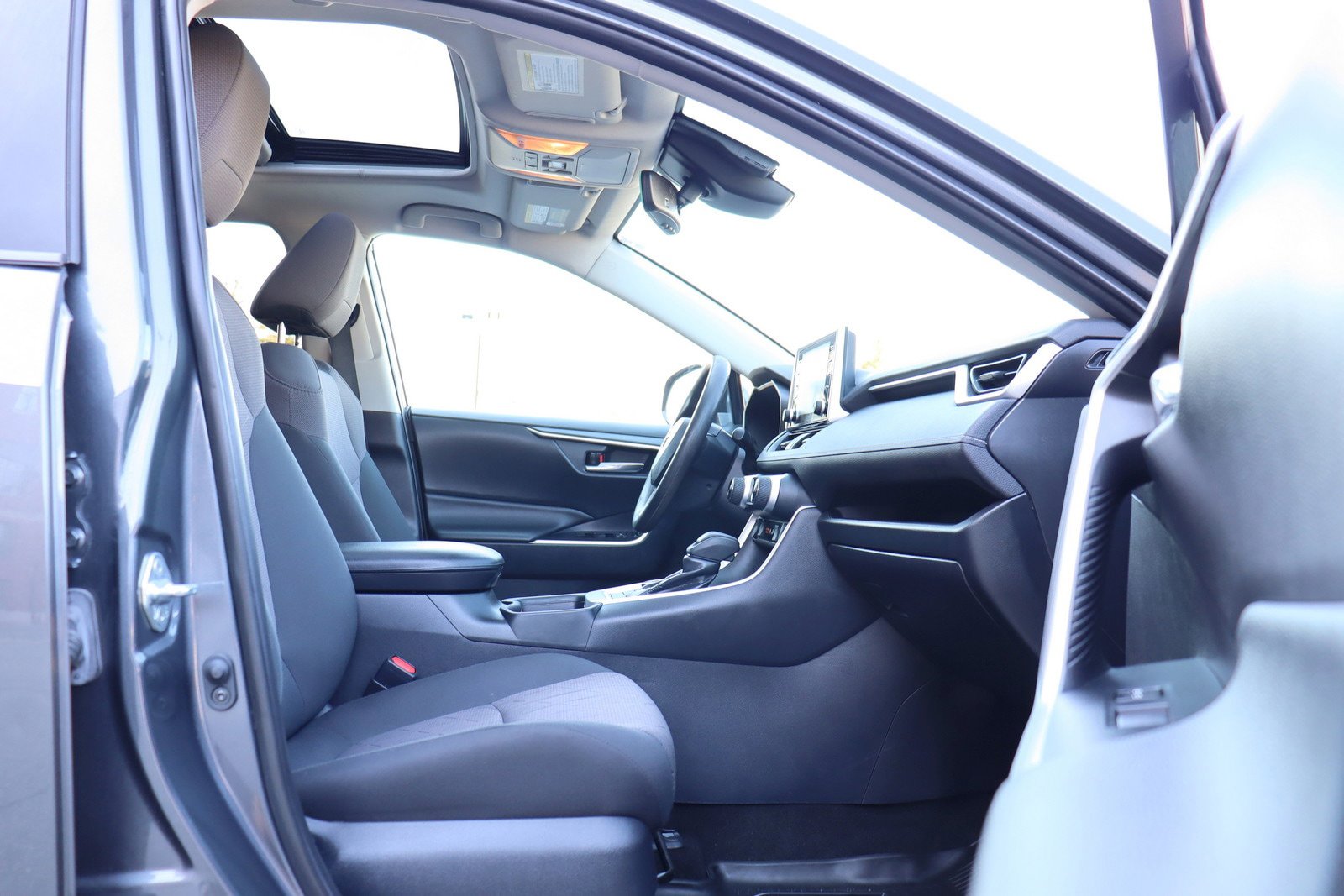 Used 2019 Toyota RAV4 XLE w/ Convenience Package AWD/4WD image 21