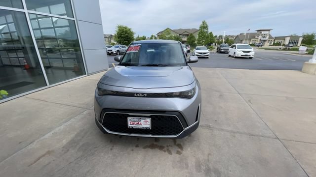 Used 2025 Kia Soul LX w/ LX Technology Package FWD image 5