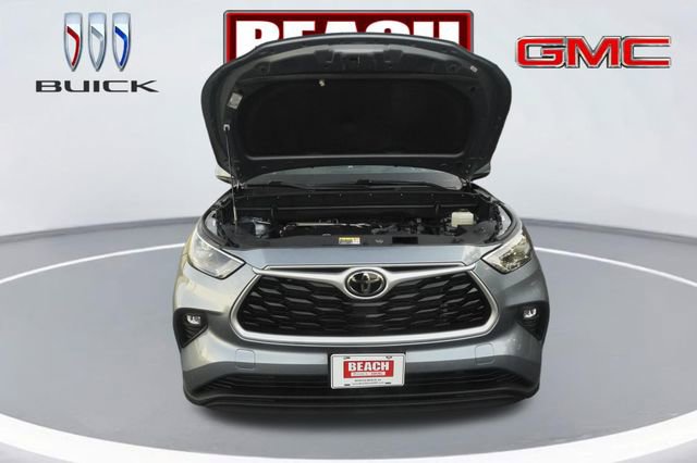 Used 2022 Toyota Highlander XLE image 9